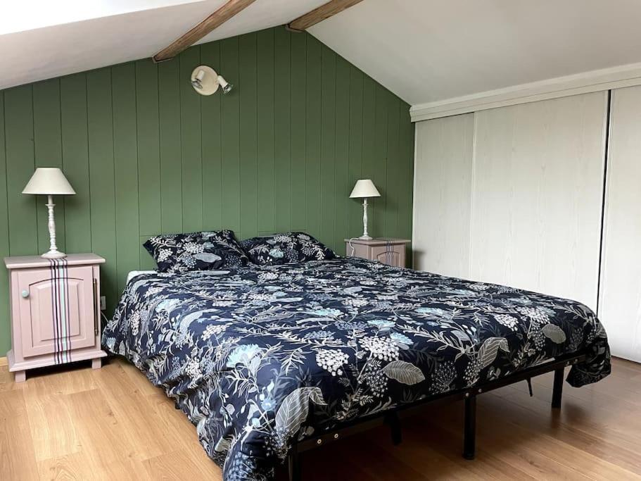 Beau Duplex, Au Bord Du Saint-point Apartment